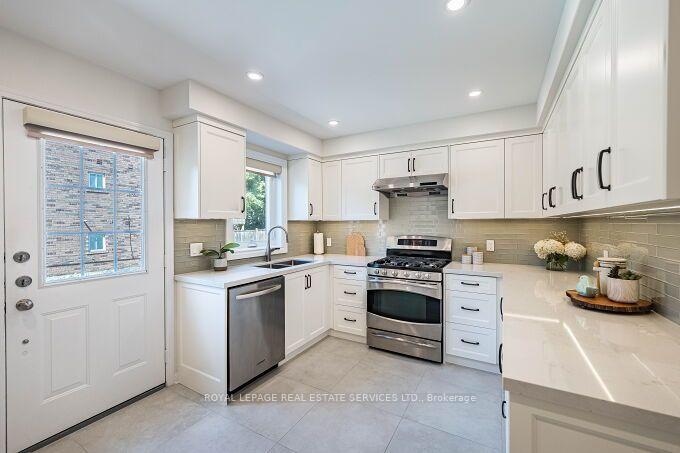 Photo 7 of 454 St Johns Road, Toronto, Runnymede-Bloor West Village — HOMEH