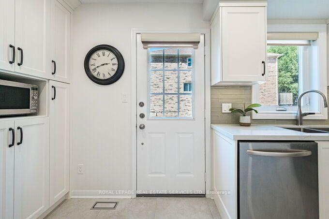 Photo 10 of 454 St Johns Road, Toronto, Runnymede-Bloor West Village — HOMEH