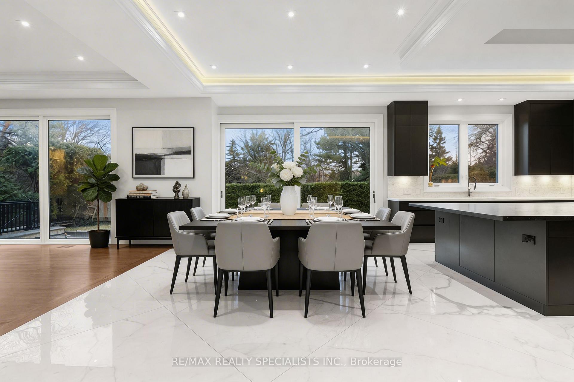 Photo 10 of 95 Lord Seaton Road, North York, St. Andrew-Windfields — HOMEH