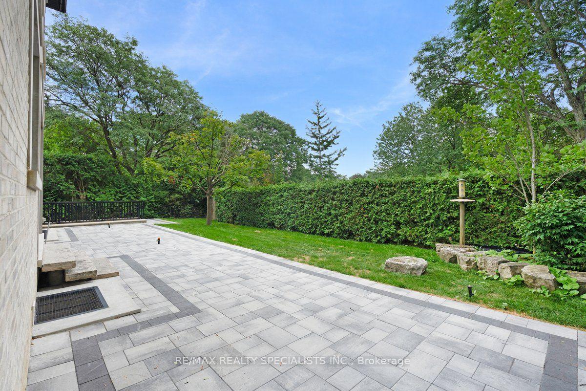 Photo 48 of 95 Lord Seaton Road, North York, St. Andrew-Windfields — HOMEH