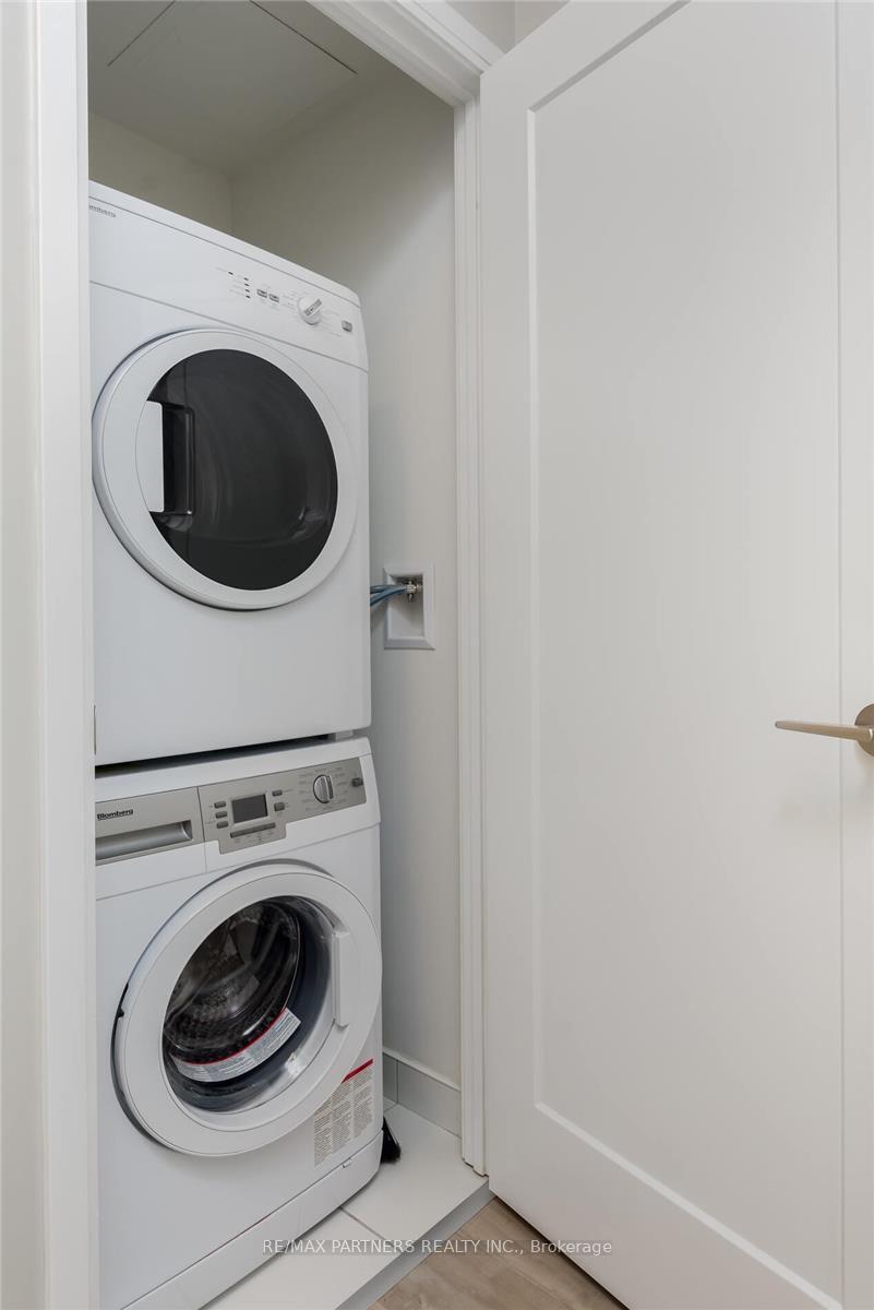 Photo 5 of Unit 1403 W, 27 Bathurst Street W, Toronto, Waterfront Communities — HOMEH