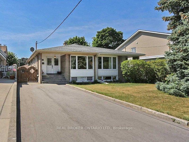 Photo 7 of 49 Fortrose Crescent, North York, Parkwoods-Donalda — HOMEH
