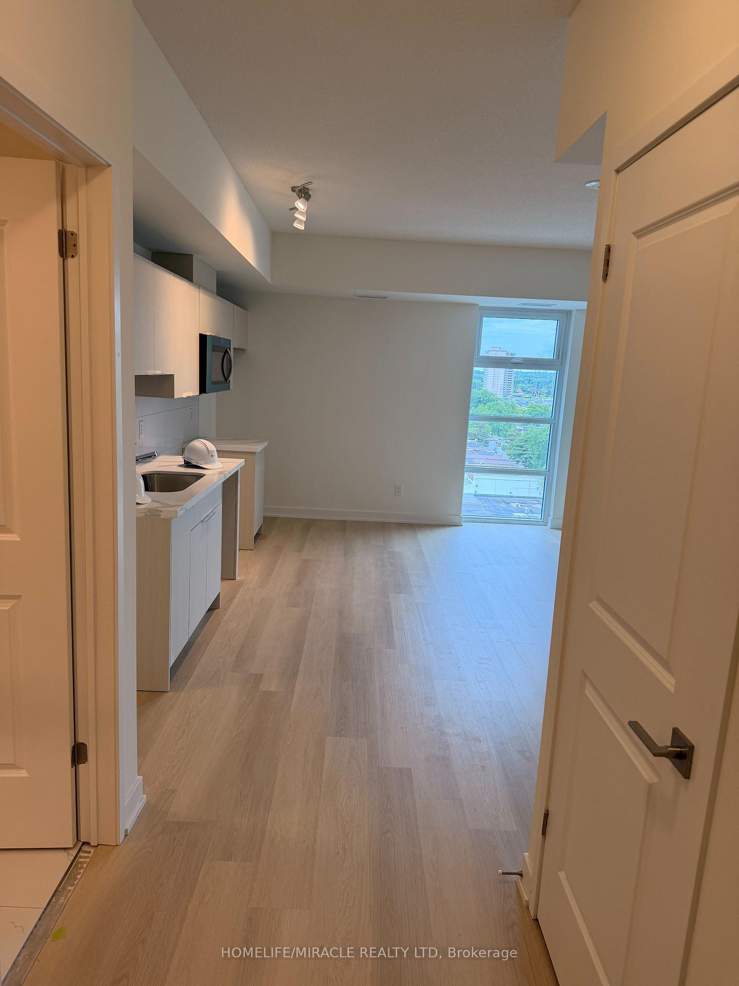 Photo 5 of Unit 903, 2825 Jane Street, North York, Glenfield-Jane Heights — HOMEH
