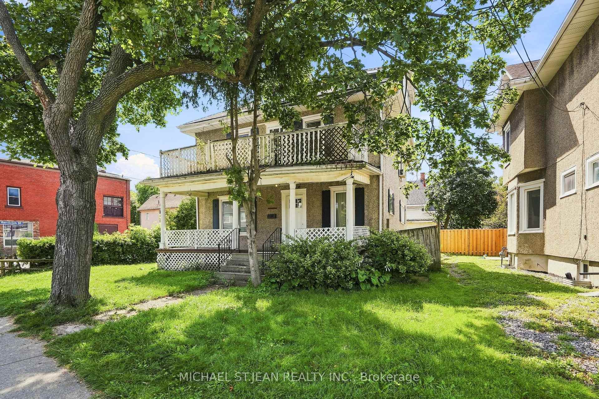 Photo 3 of 38 Bugar Street, Welland, Welland Downtown — HOMEH