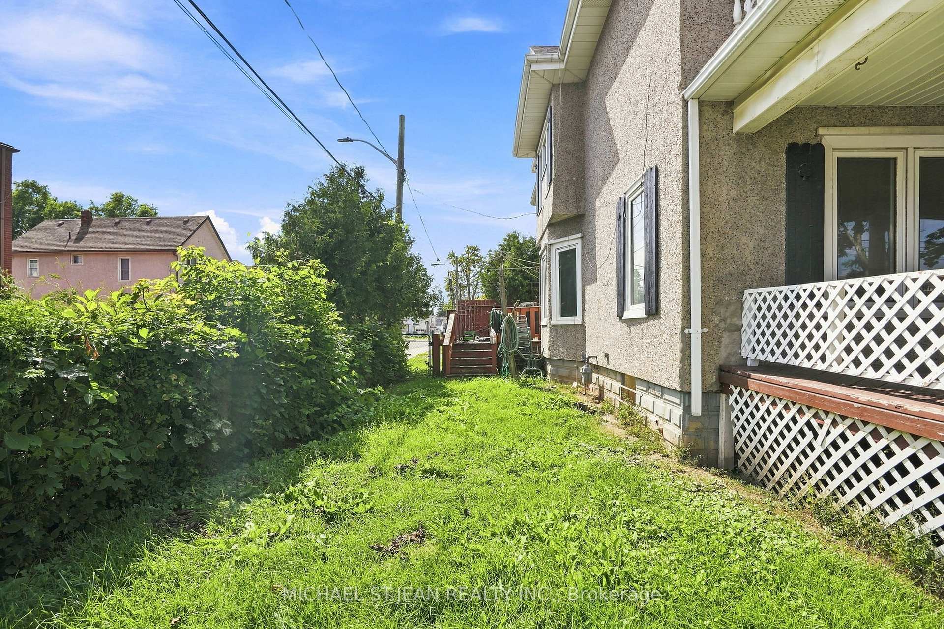 Photo 8 of 38 Bugar Street, Welland, Welland Downtown — HOMEH