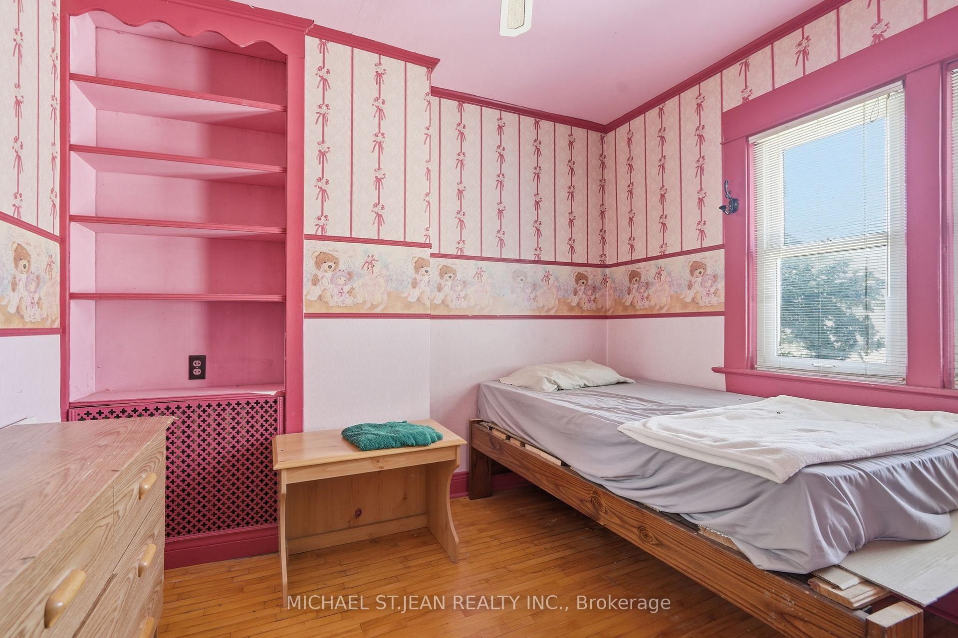 Photo 15 of 38 Bugar Street, Welland, Welland Downtown — HOMEH