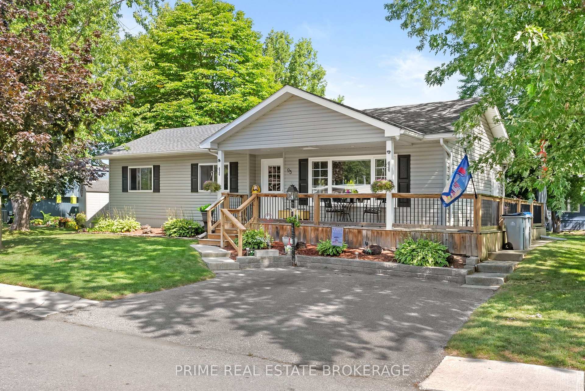Photo of 93 Shannon Boulevard