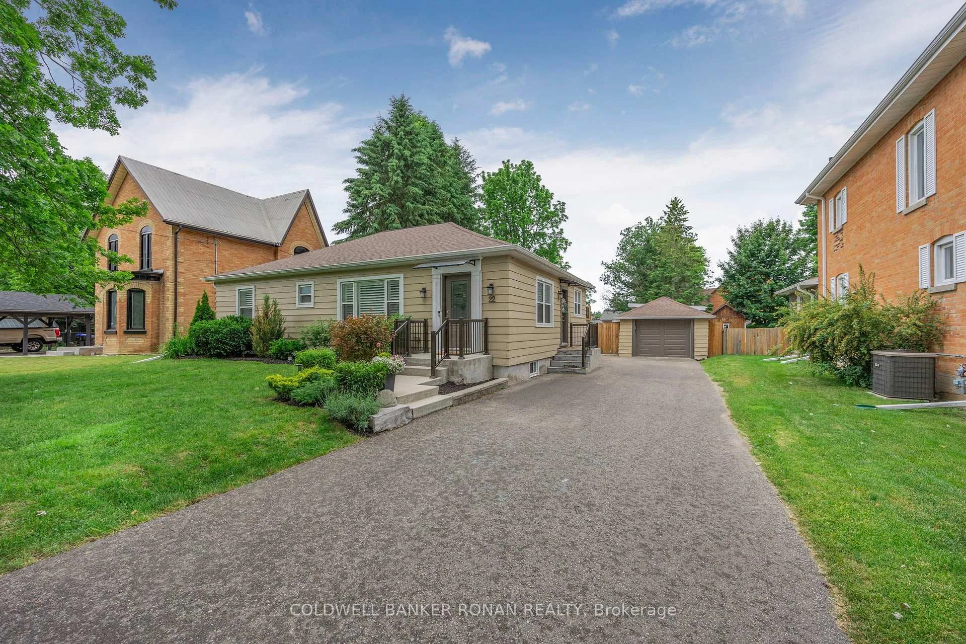 Photo 5 of 22 Nelson Street, New Tecumseth, Alliston — HOMEH