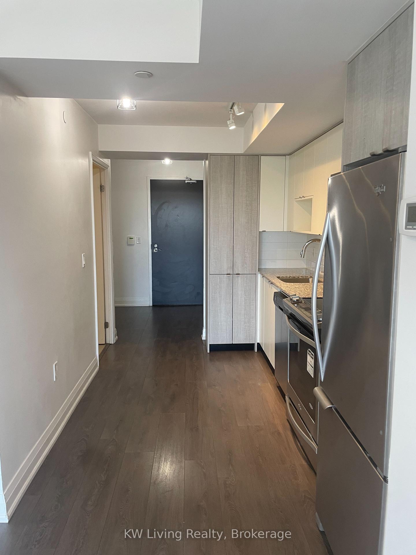 Photo 4 of Unit 805, 9 Valhalla Inn Road, Etobicoke, Islington-City Centre West — HOMEH