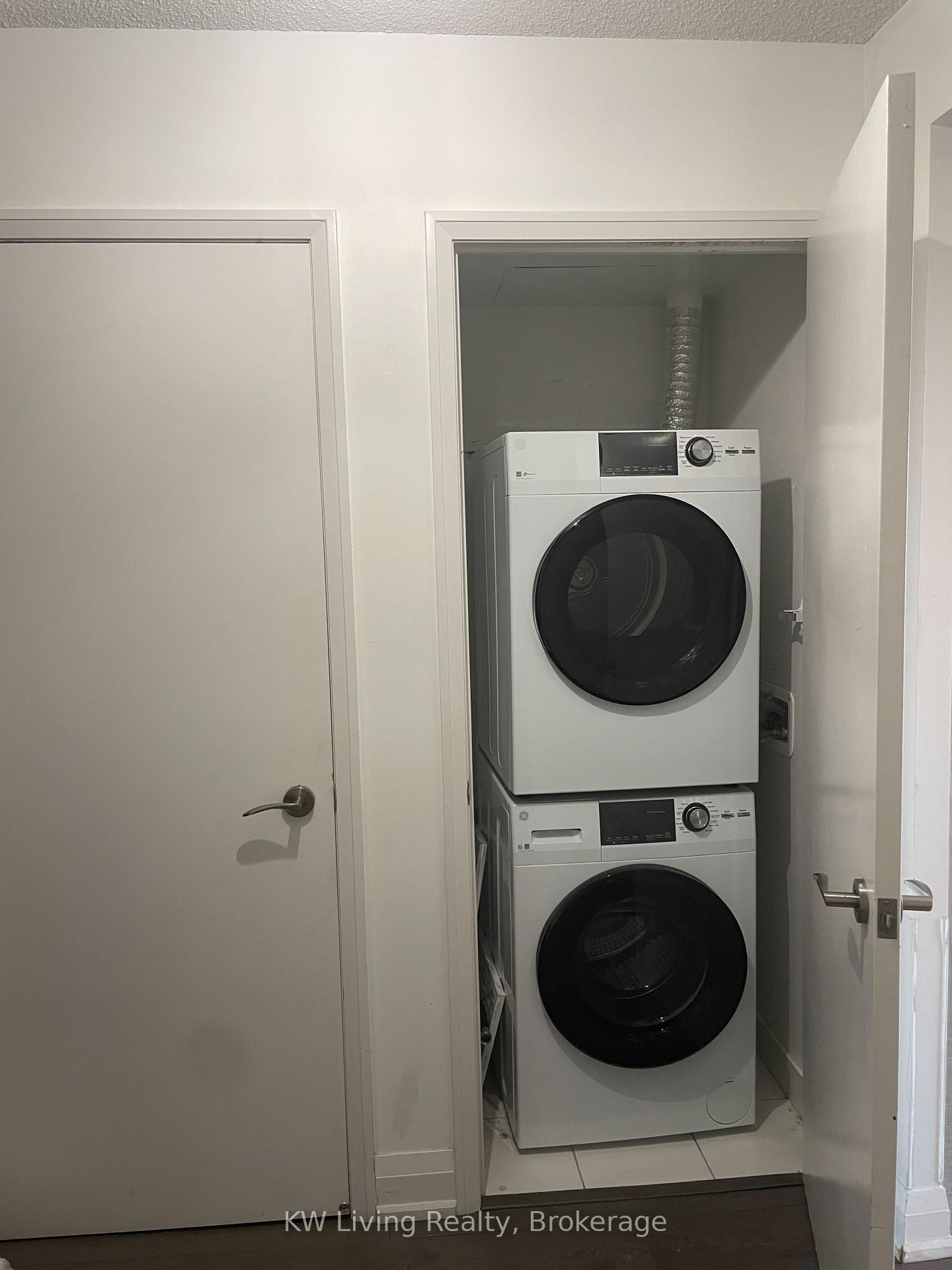 Photo 6 of Unit 805, 9 Valhalla Inn Road, Etobicoke, Islington-City Centre West — HOMEH