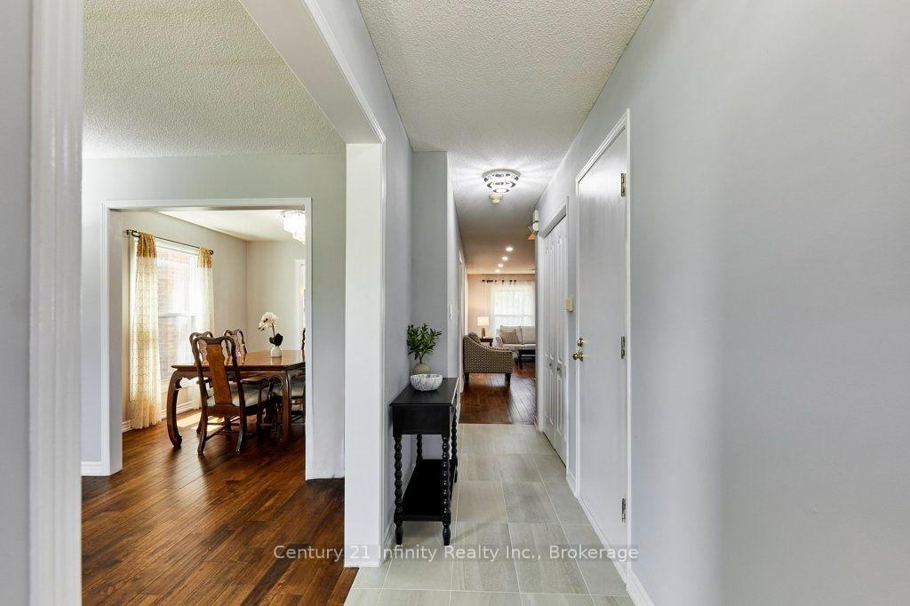 Photo 4 of 8 Murkar Crescent, Whitby, Blue Grass Meadows — HOMEH