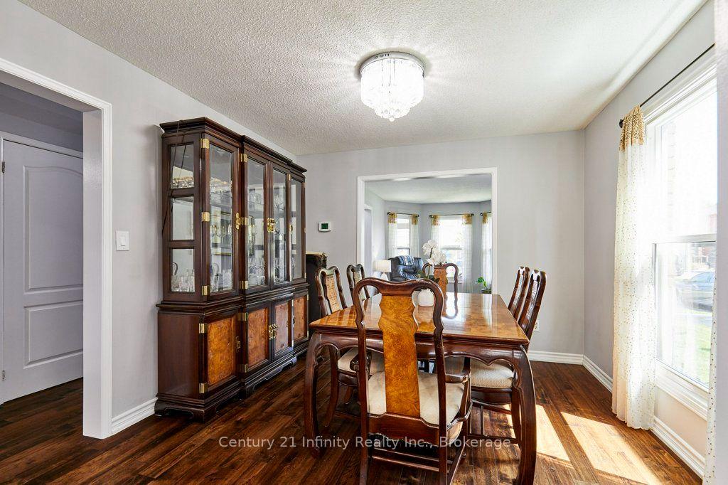 Photo 12 of 8 Murkar Crescent, Whitby, Blue Grass Meadows — HOMEH