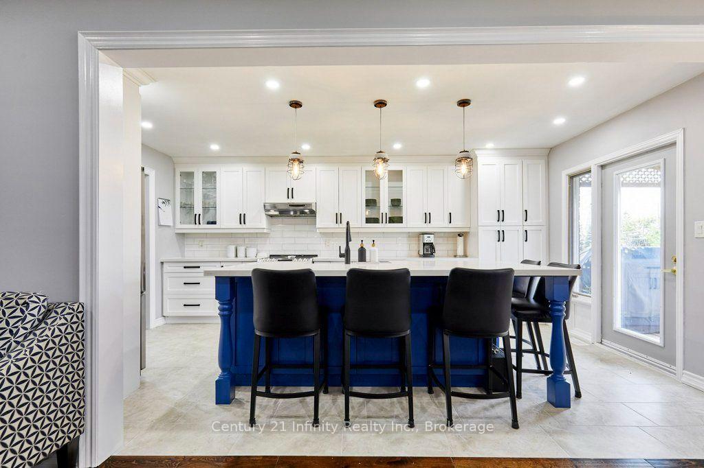 Photo 1 of 8 Murkar Crescent, Whitby, Blue Grass Meadows — HOMEH