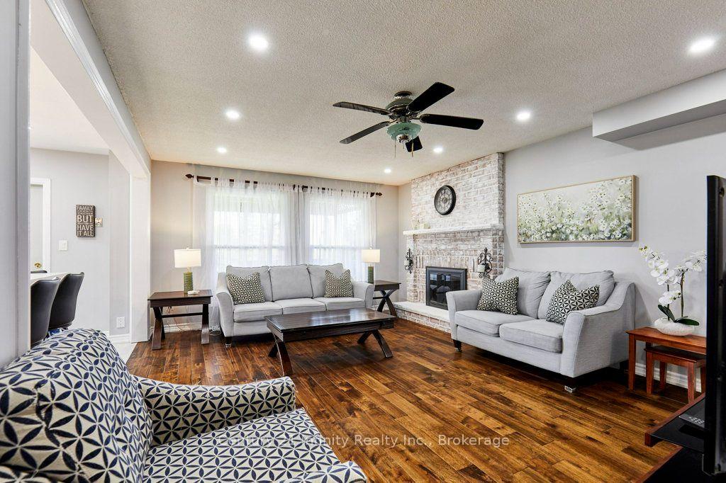 Photo 10 of 8 Murkar Crescent, Whitby, Blue Grass Meadows — HOMEH