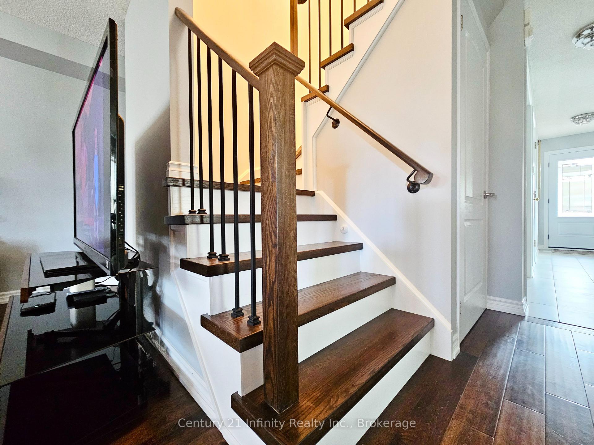 Photo 16 of 8 Murkar Crescent, Whitby, Blue Grass Meadows — HOMEH