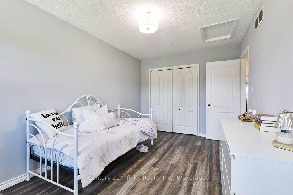Photo 27 of 8 Murkar Crescent, Whitby, Blue Grass Meadows — HOMEH
