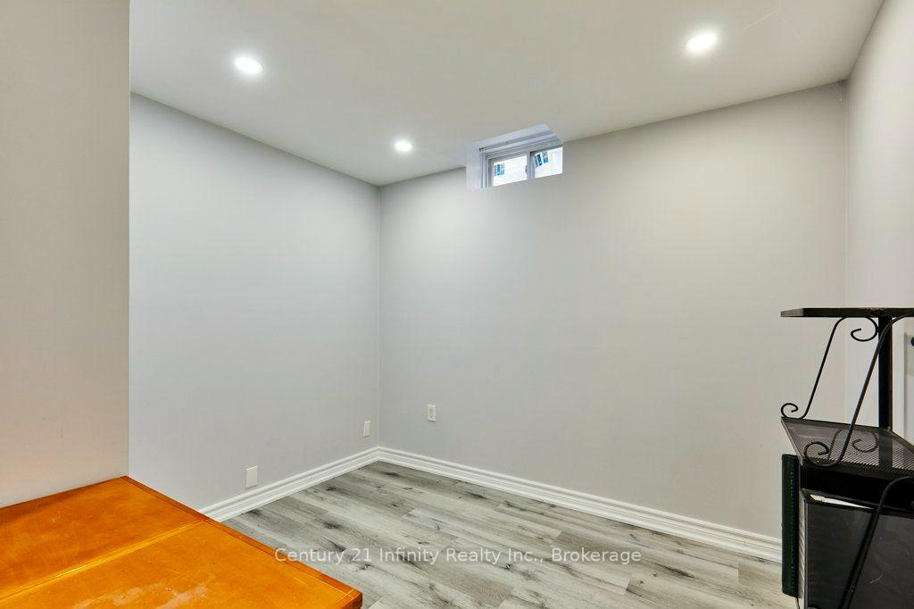 Photo 37 of 8 Murkar Crescent, Whitby, Blue Grass Meadows — HOMEH