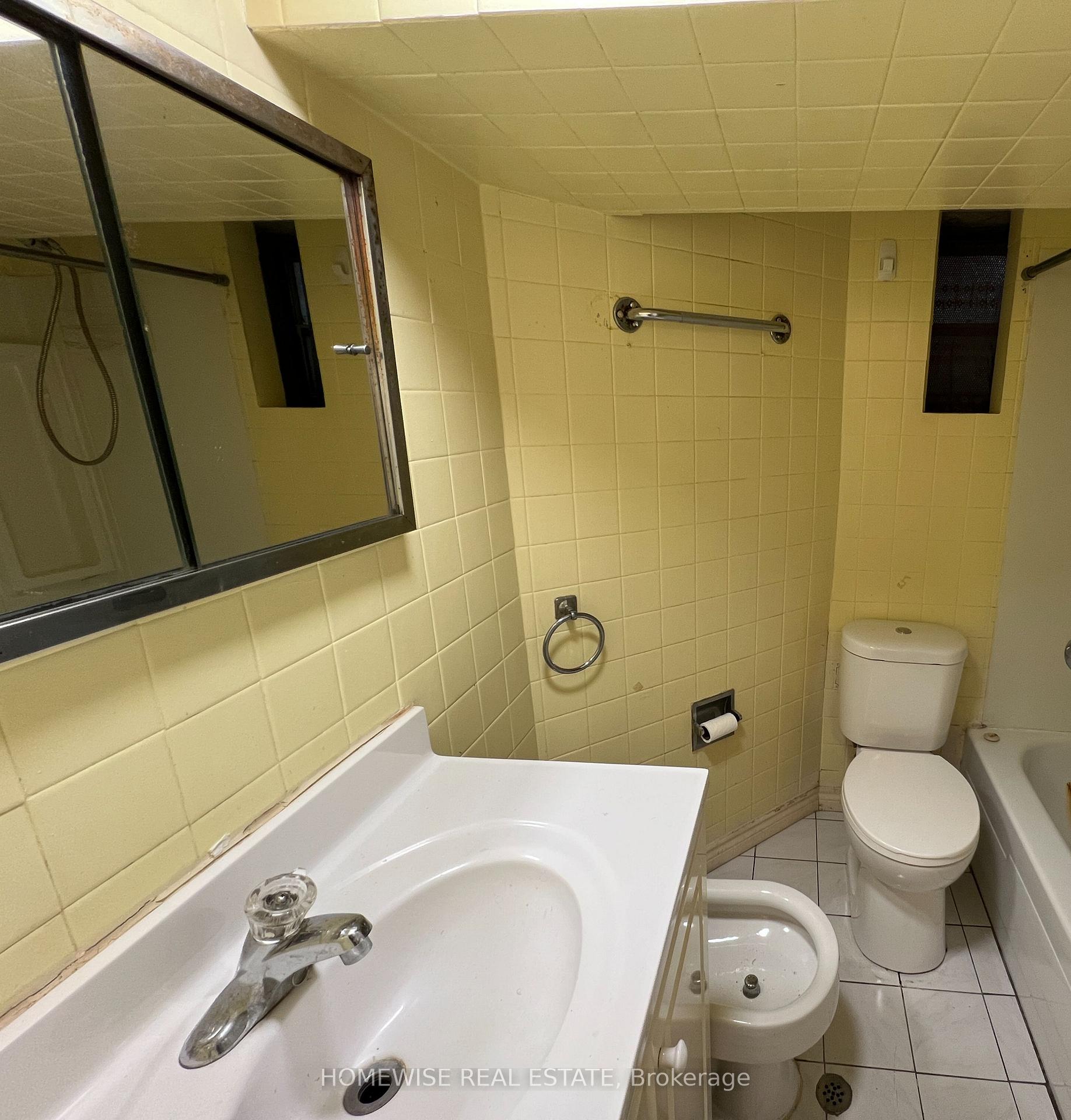 Photo 17 of Unit Lower, 261 Ossington Avenue, Toronto, Trinity-Bellwoods — HOMEH