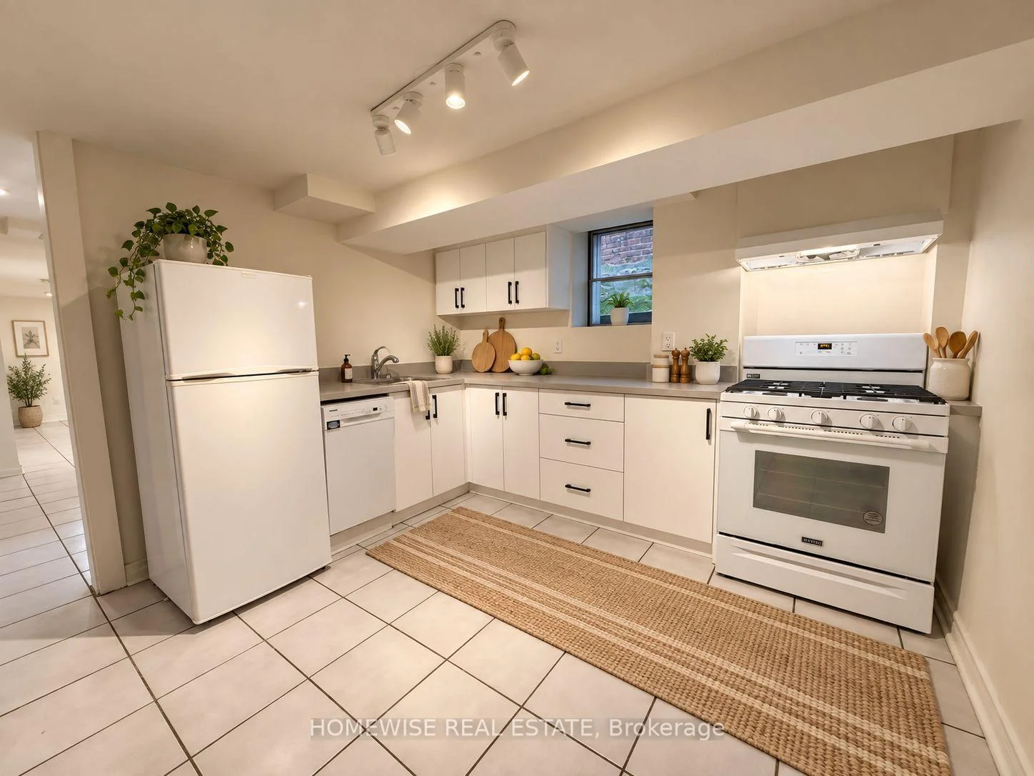 Photo 6 of Unit Lower, 261 Ossington Avenue, Toronto, Trinity-Bellwoods — HOMEH