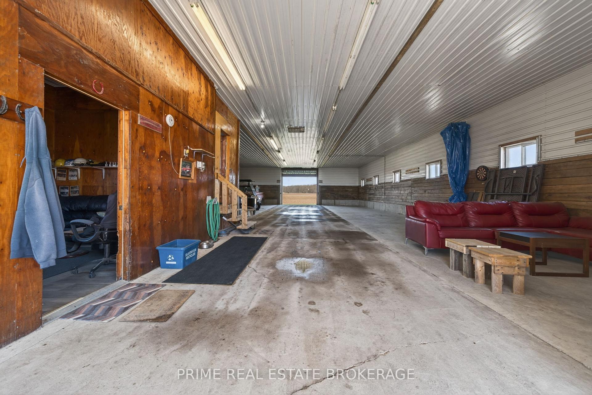 Photo 5 of 22403 Springfield Road, Southwest Middlesex, Rural Southwest Middlesex — HOMEH