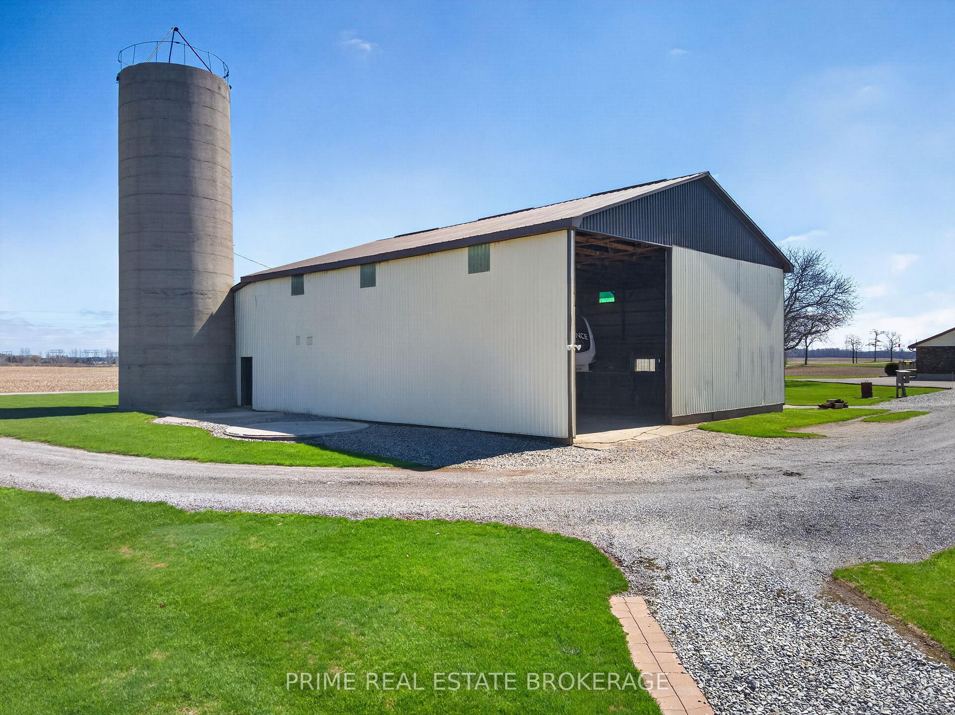 Photo 9 of 22403 Springfield Road, Southwest Middlesex, Rural Southwest Middlesex — HOMEH