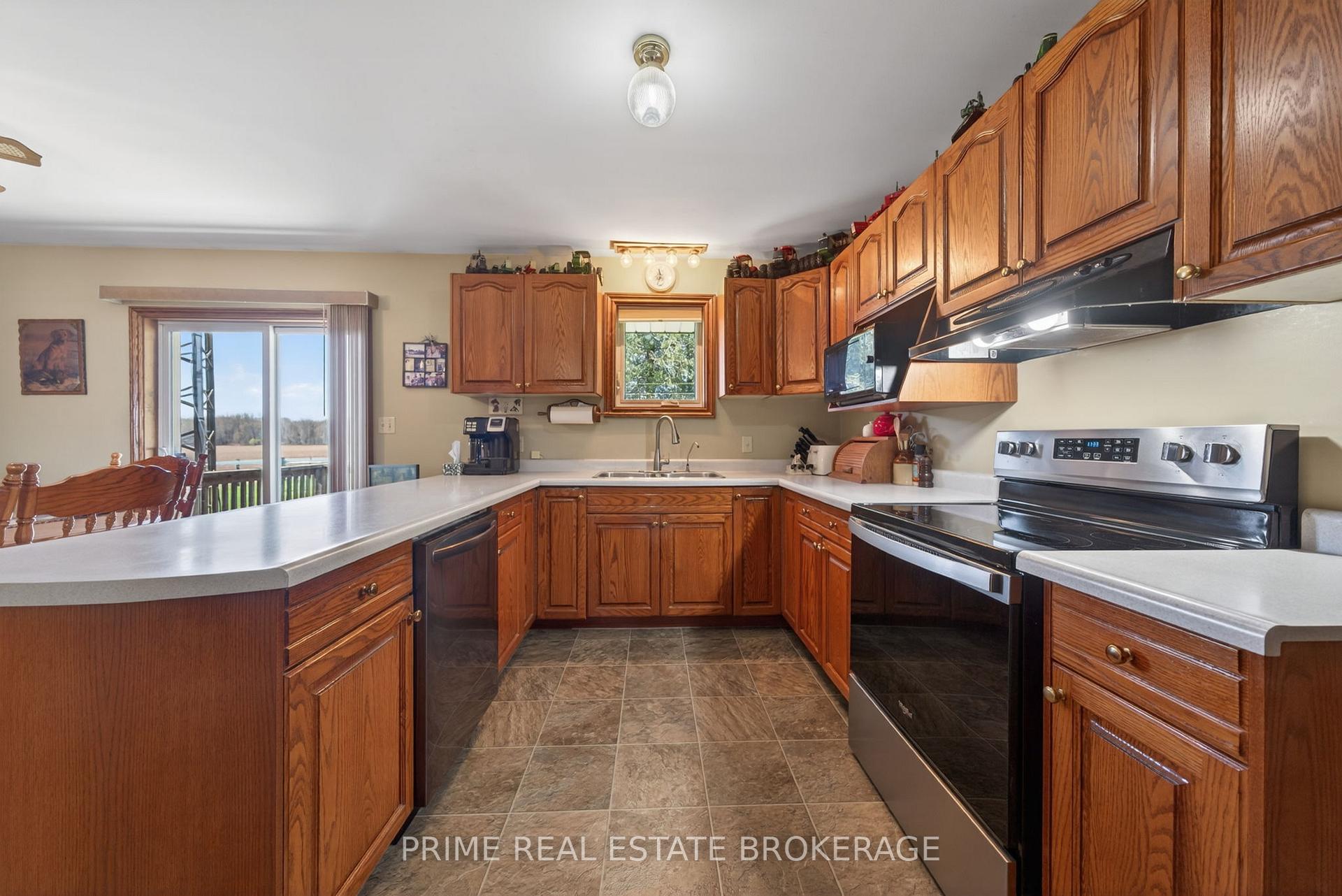 Photo 16 of 22403 Springfield Road, Southwest Middlesex, Rural Southwest Middlesex — HOMEH