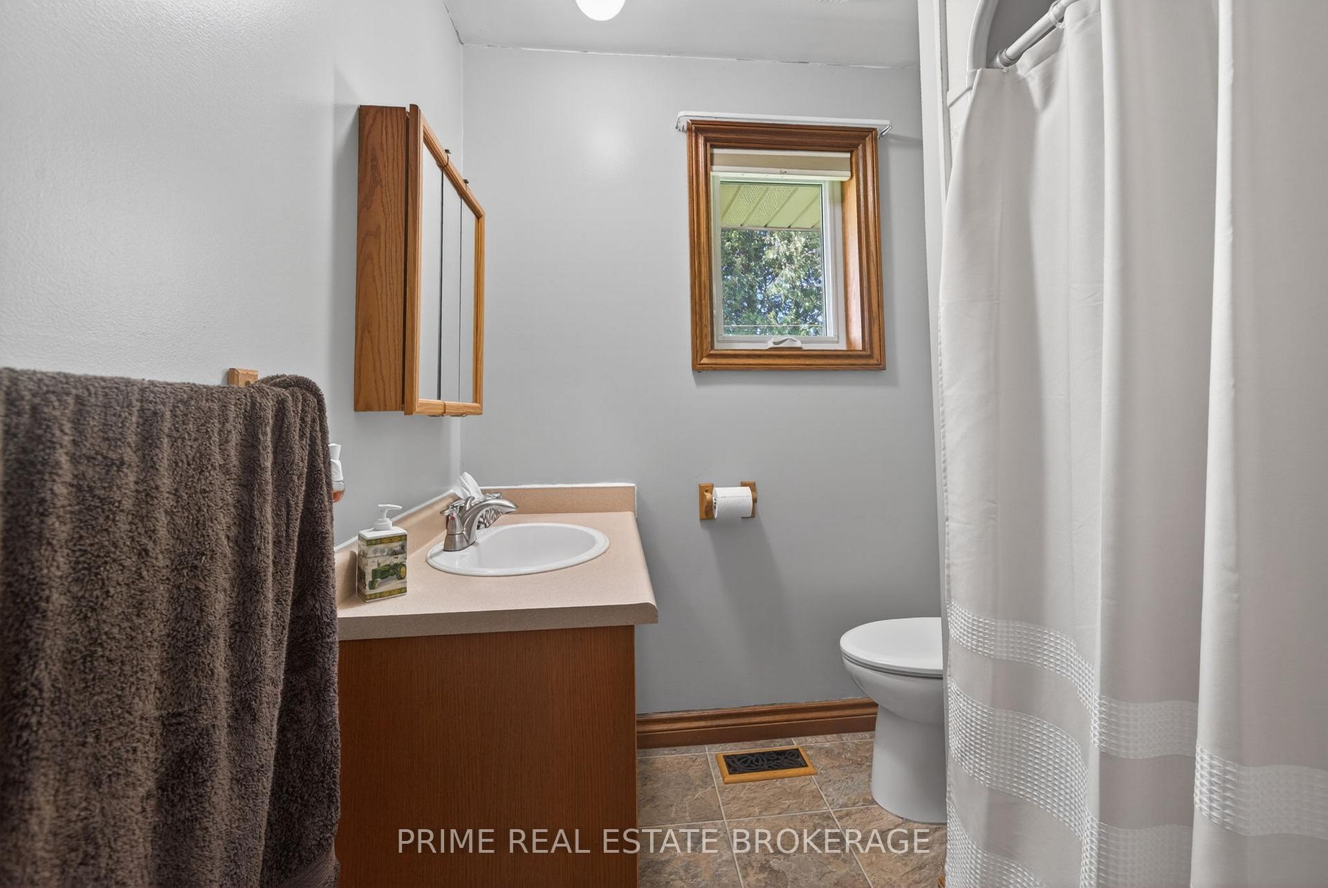Photo 18 of 22403 Springfield Road, Southwest Middlesex, Rural Southwest Middlesex — HOMEH