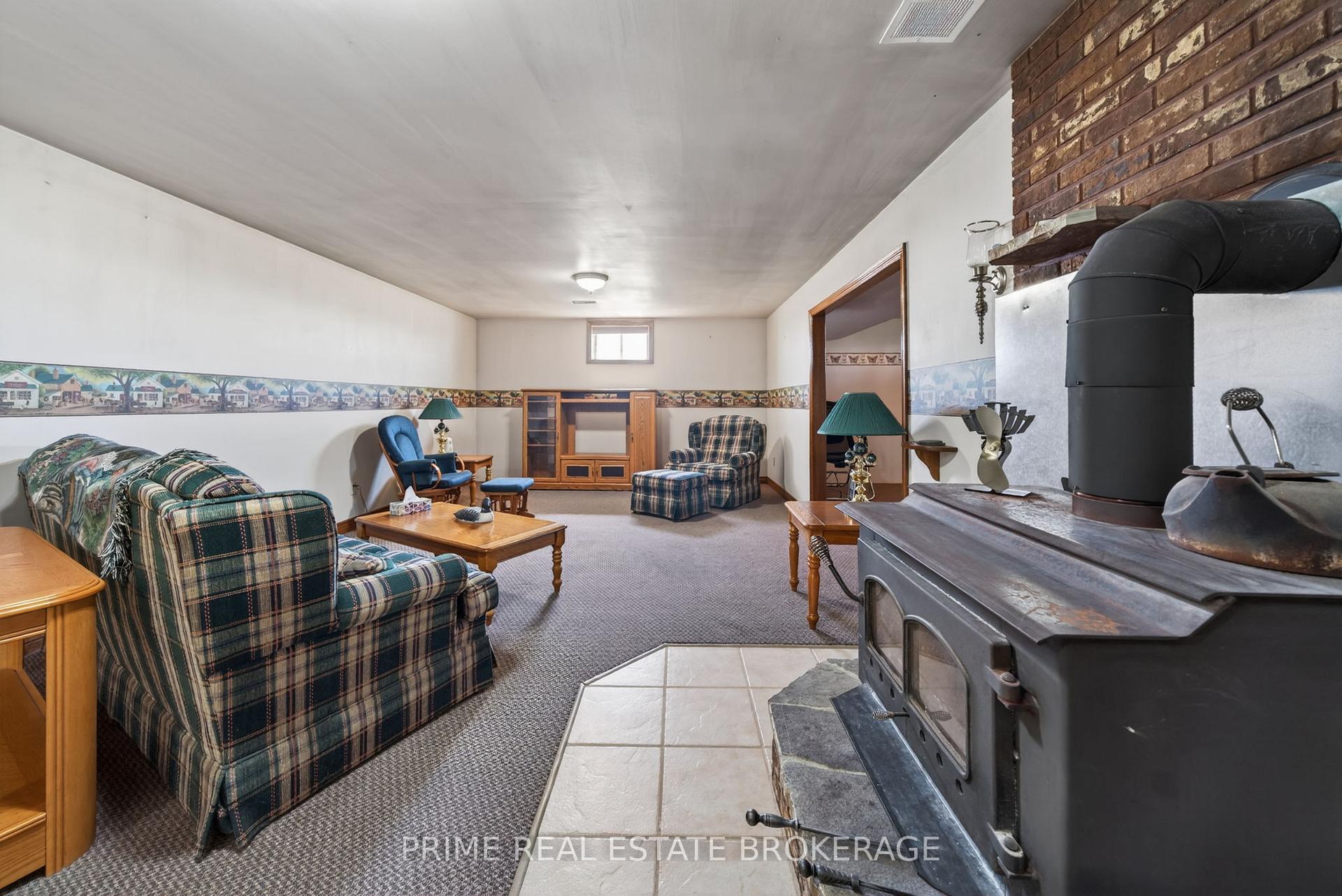 Photo 22 of 22403 Springfield Road, Southwest Middlesex, Rural Southwest Middlesex — HOMEH