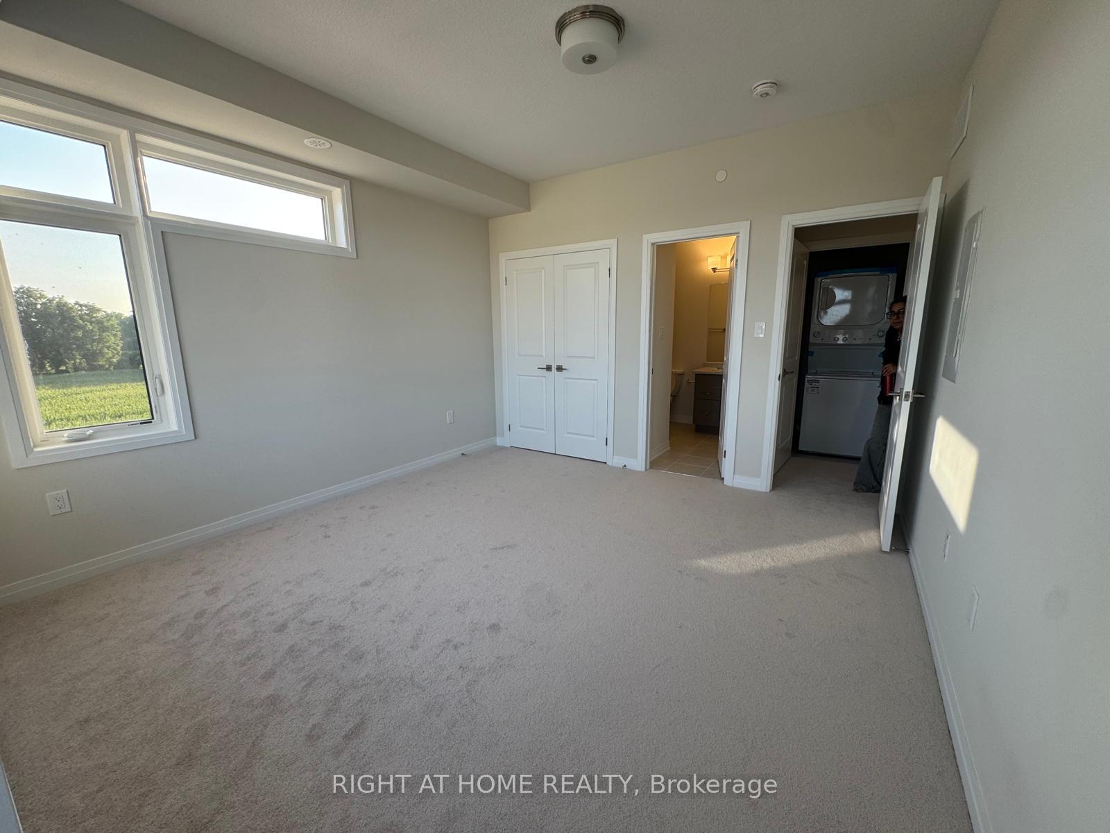 Photo 9 of Unit 44, 869 North Waterdown Drive, Hamilton, Waterdown — HOMEH