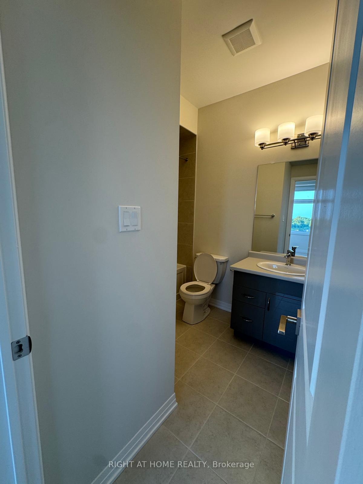 Photo 15 of Unit 44, 869 North Waterdown Drive, Hamilton, Waterdown — HOMEH