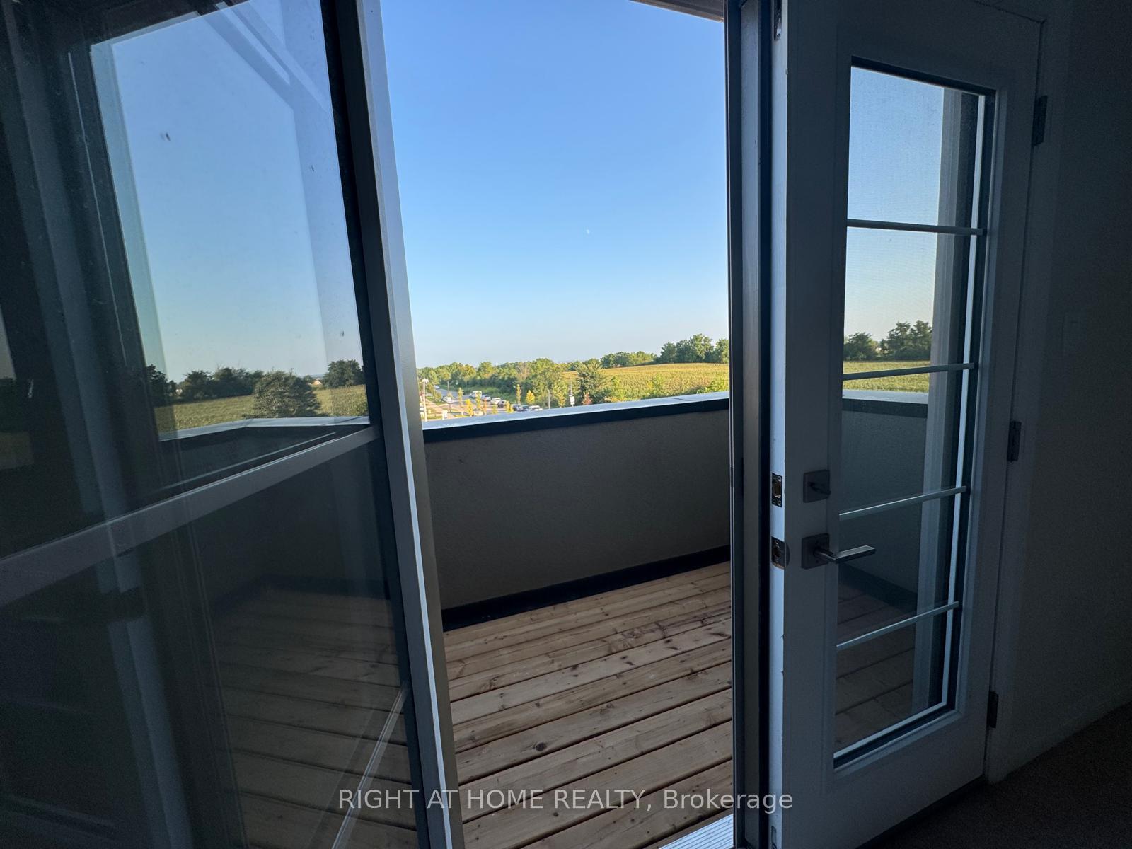 Photo 18 of Unit 44, 869 North Waterdown Drive, Hamilton, Waterdown — HOMEH