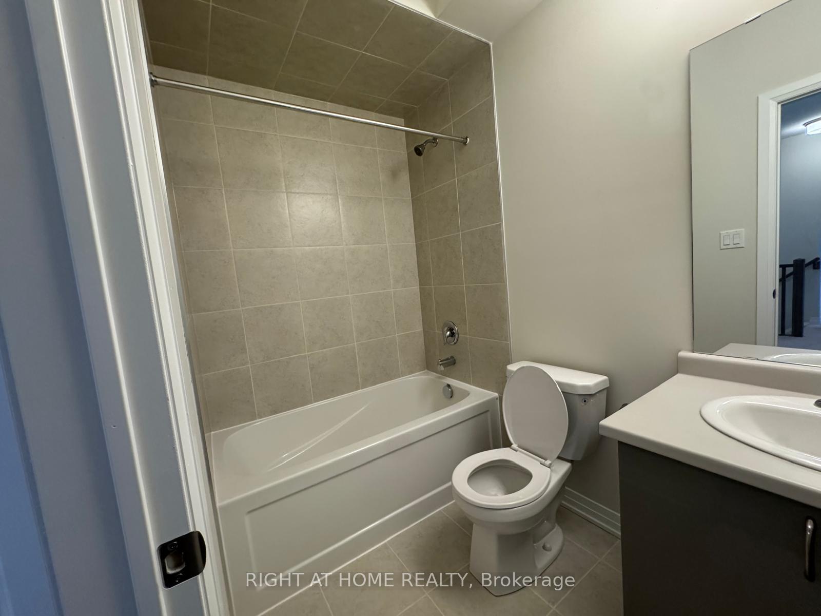 Photo 24 of Unit 44, 869 North Waterdown Drive, Hamilton, Waterdown — HOMEH