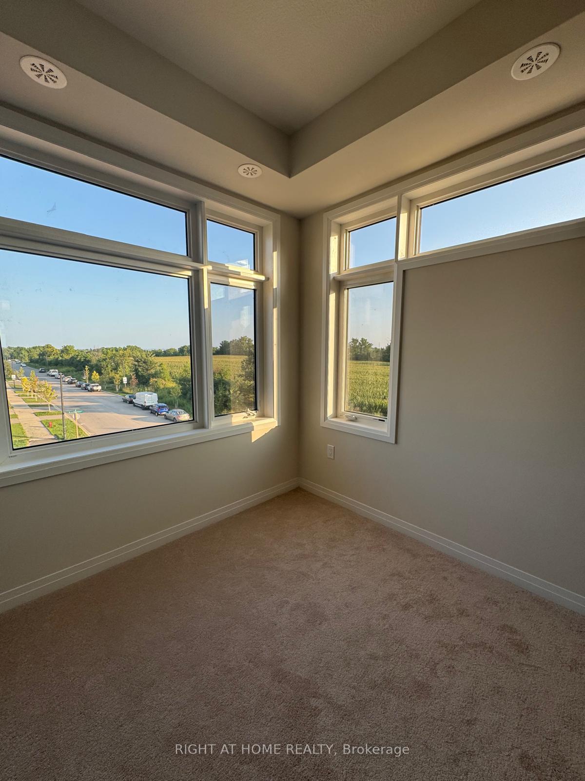 Photo 29 of Unit 44, 869 North Waterdown Drive, Hamilton, Waterdown — HOMEH
