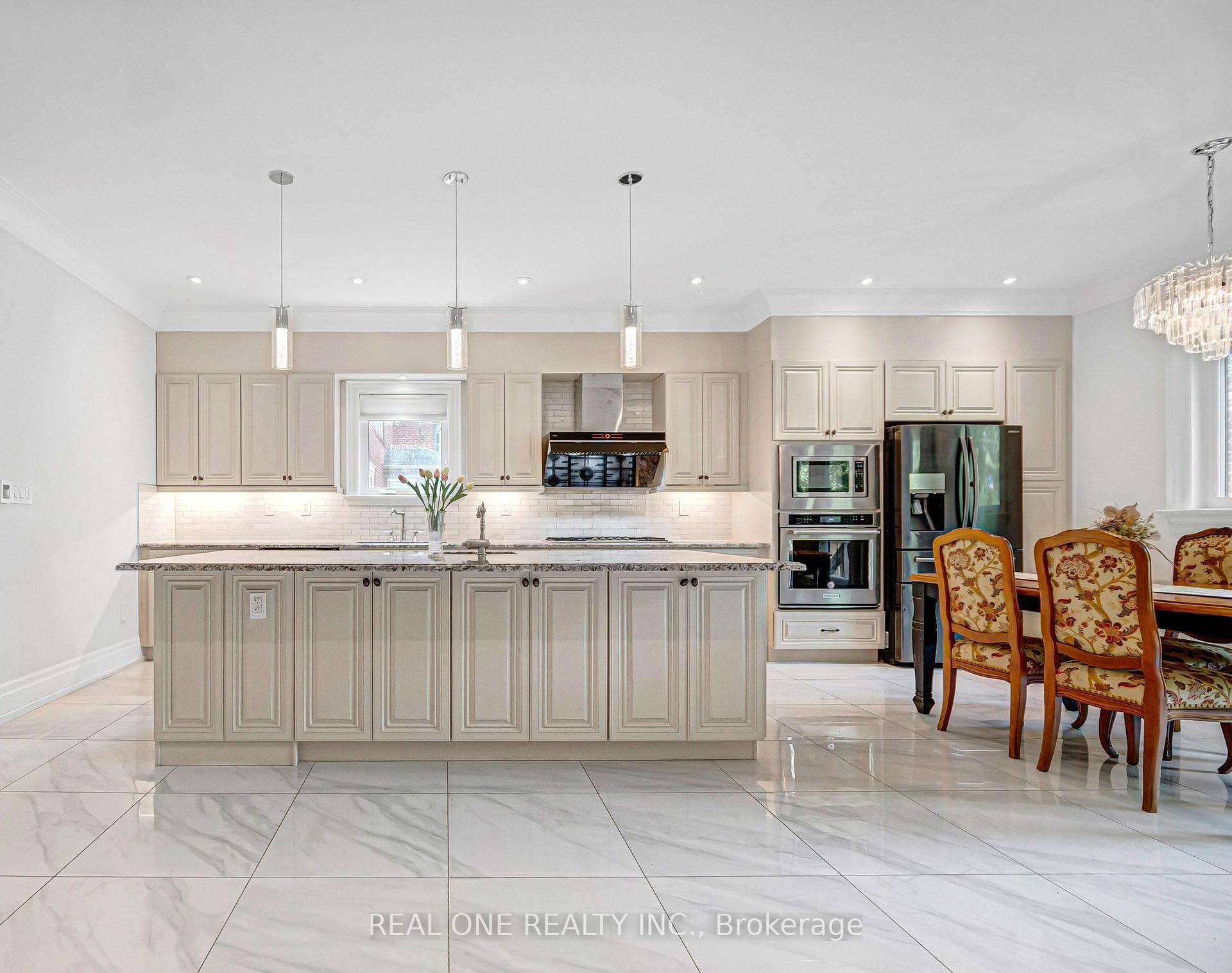 Photo 17 of 100 Ridelle Avenue, Toronto, Forest Hill North — HOMEH