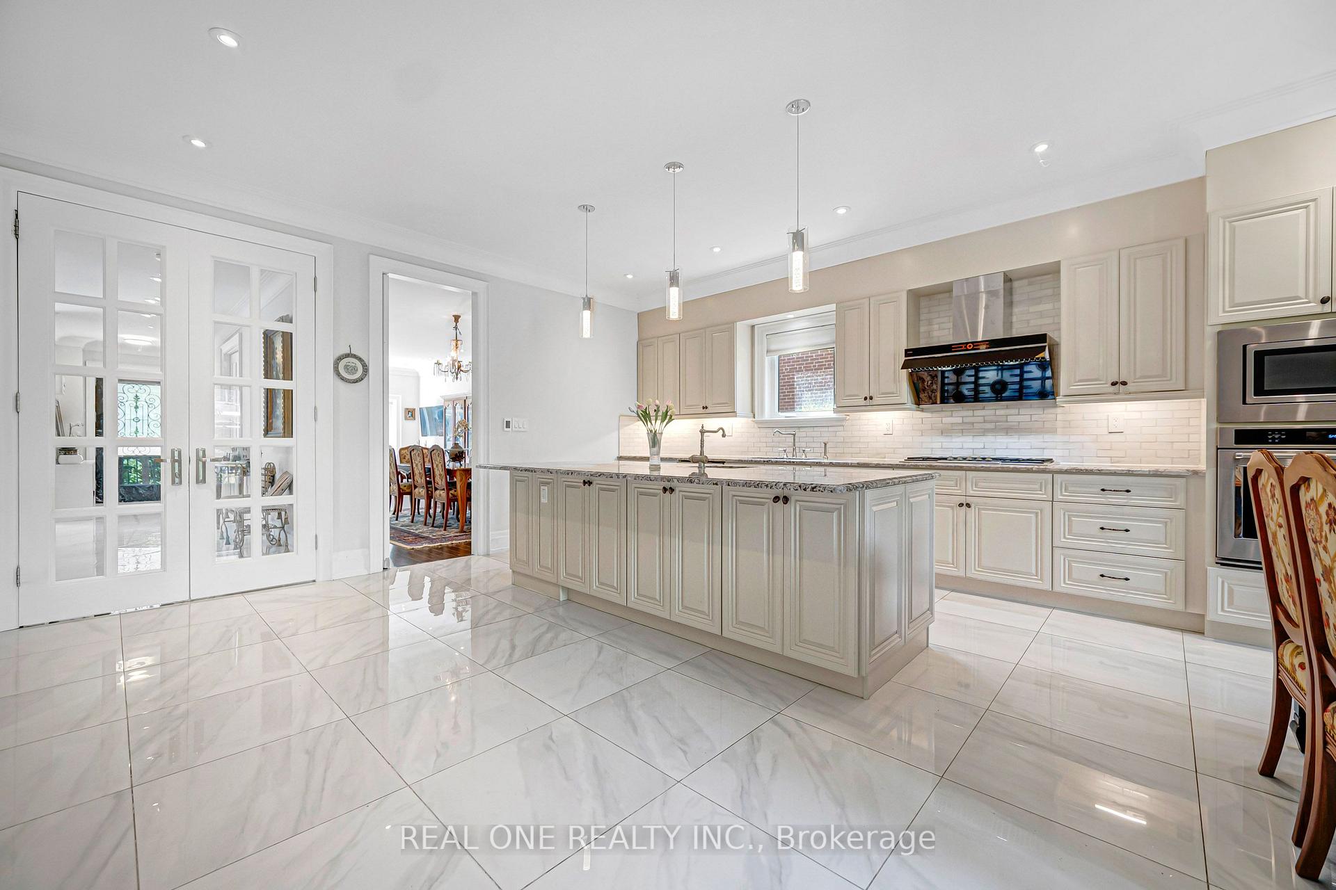 Photo 18 of 100 Ridelle Avenue, Toronto, Forest Hill North — HOMEH