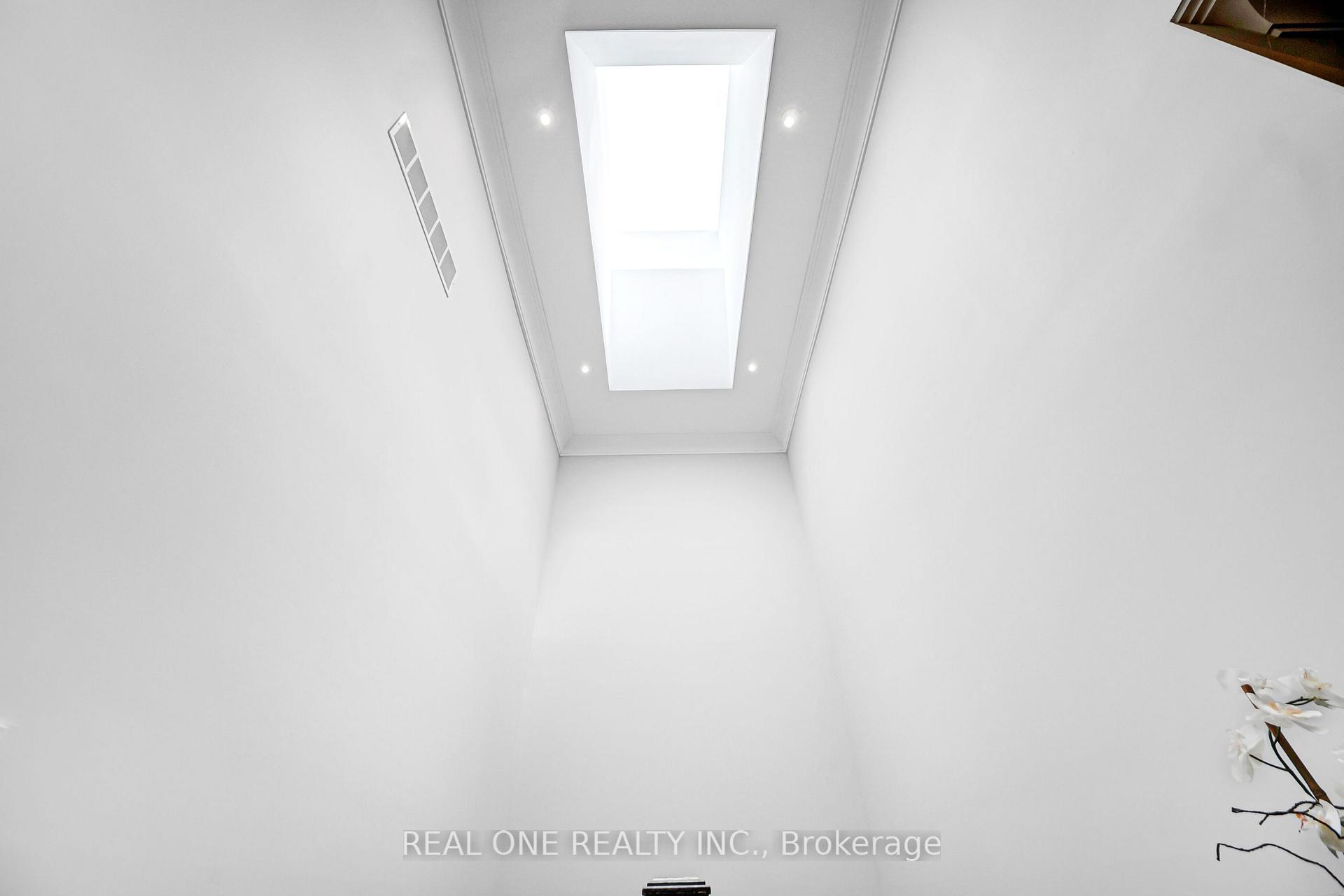 Photo 32 of 100 Ridelle Avenue, Toronto, Forest Hill North — HOMEH