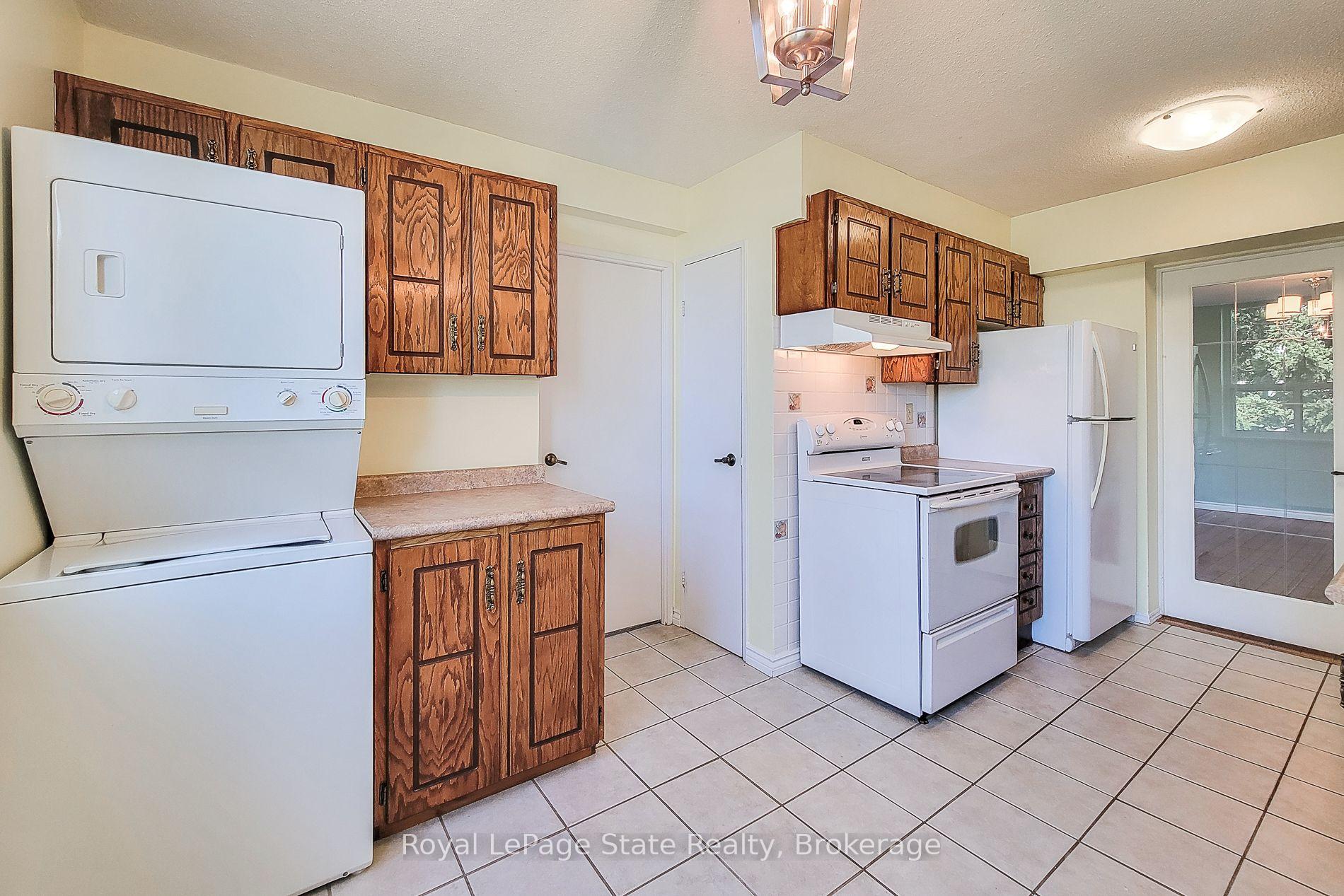 Photo 17 of Unit 405, 28 Robinson Street N, Grimsby, Grimsby East — HOMEH