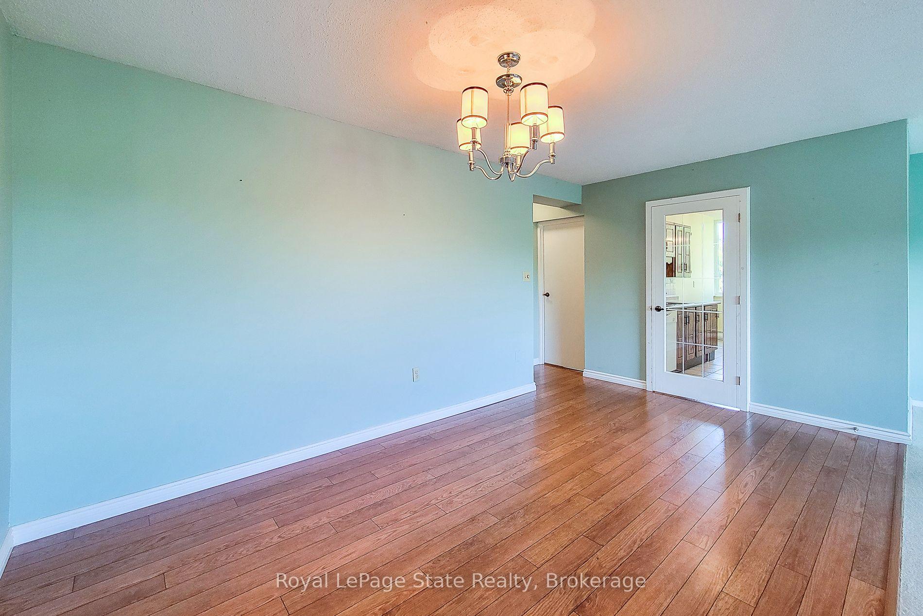 Photo 15 of Unit 405, 28 Robinson Street N, Grimsby, Grimsby East — HOMEH