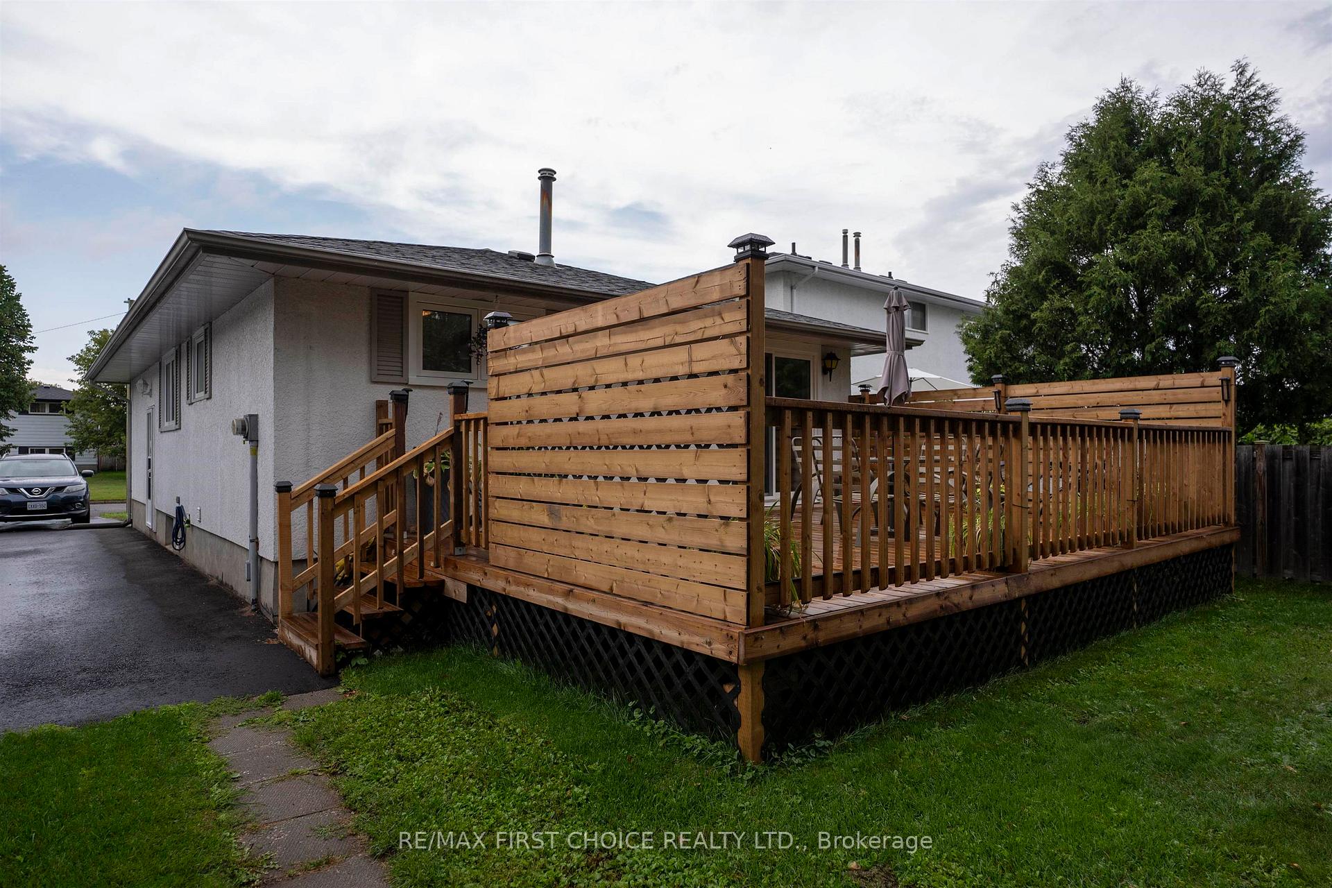 Photo 2 of 422 Simon Fraser Drive, Thunder Bay, Northwood Park — HOMEH