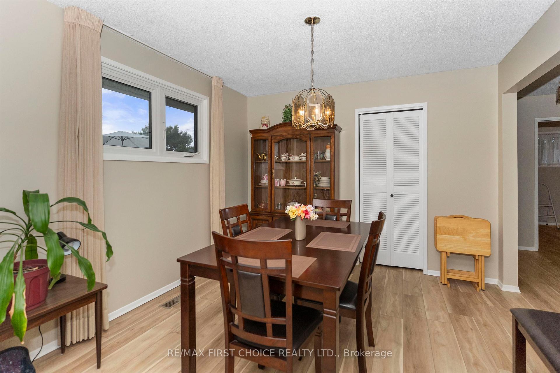 Photo 6 of 422 Simon Fraser Drive, Thunder Bay, Northwood Park — HOMEH
