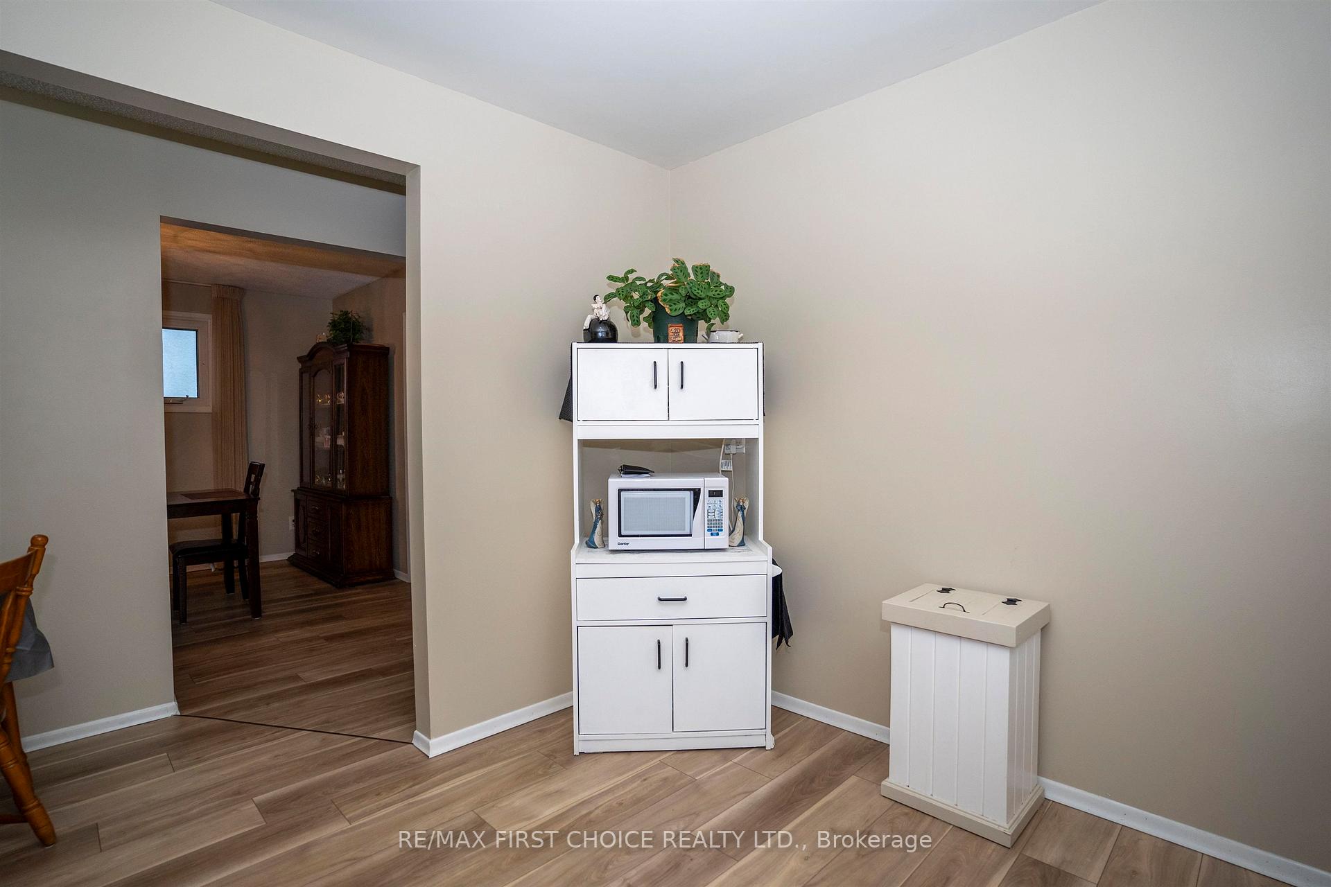 Photo 11 of 422 Simon Fraser Drive, Thunder Bay, Northwood Park — HOMEH