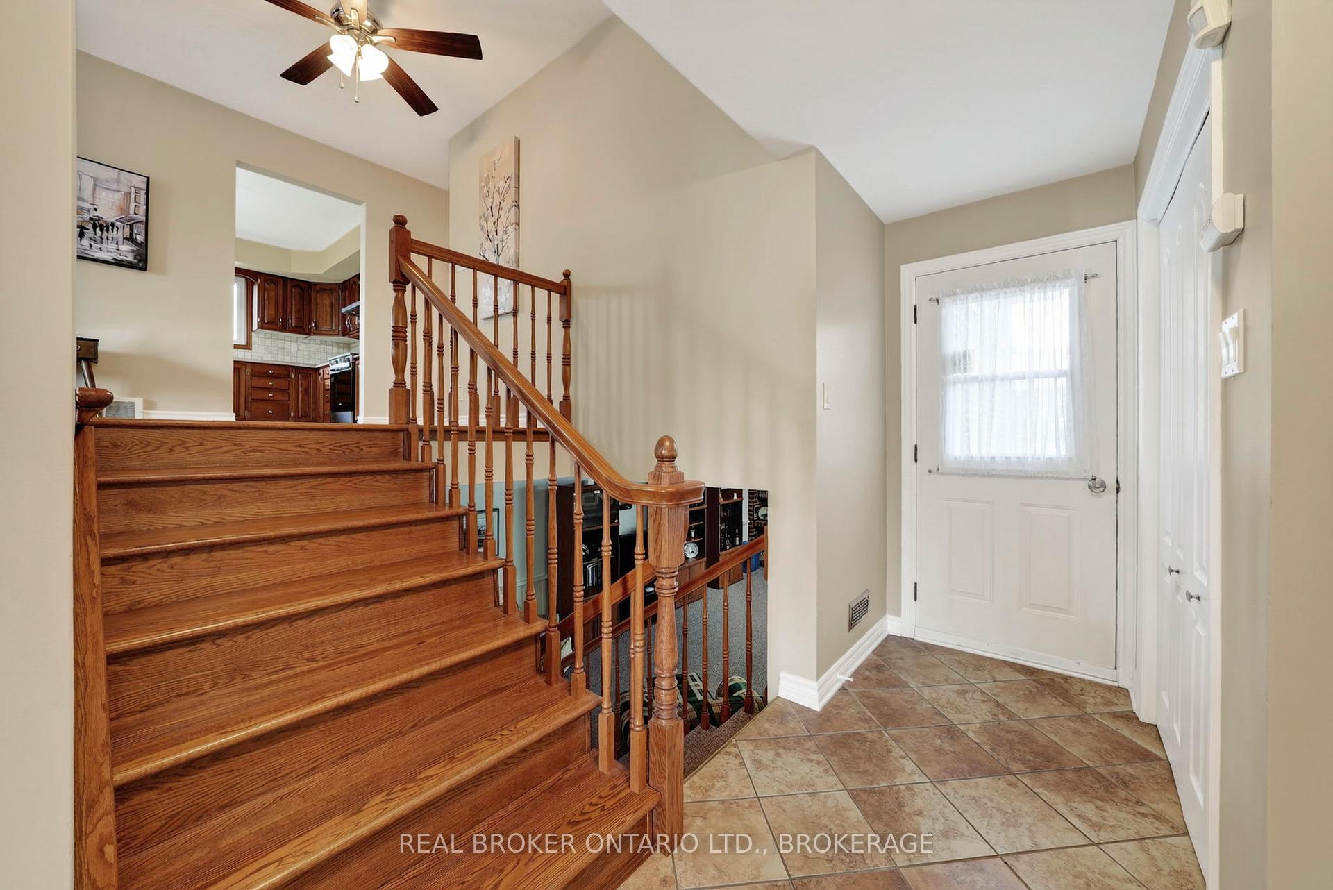 Photo 4 of 1321 Stormont Drive, Cornwall, Cornwall — HOMEH