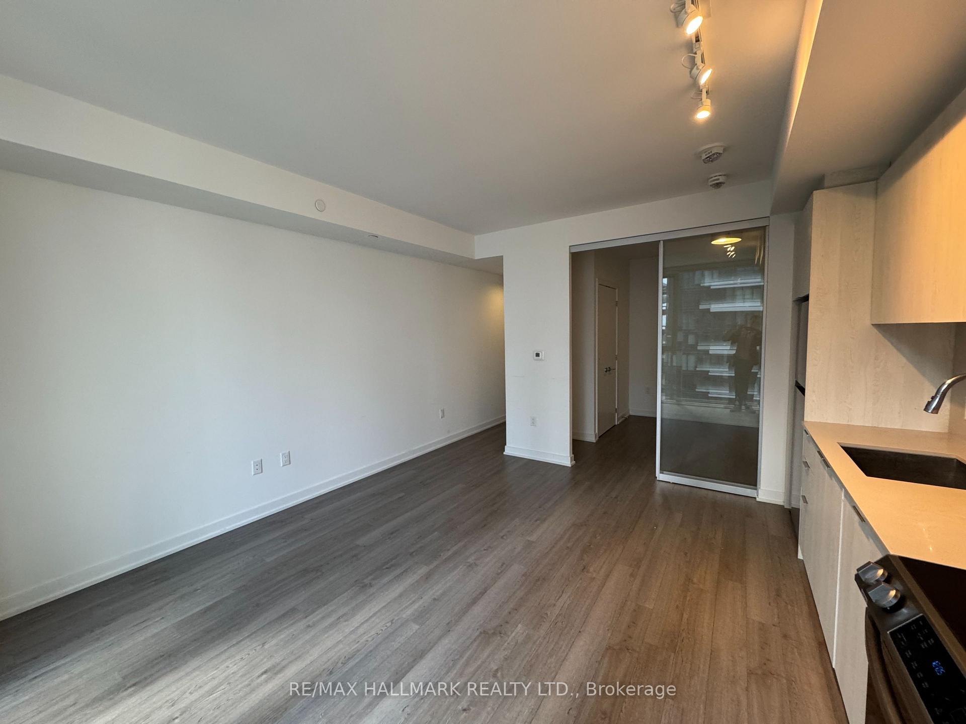 Photo 4 of Unit 1504, 357 King Street W, Toronto, Waterfront Communities — HOMEH