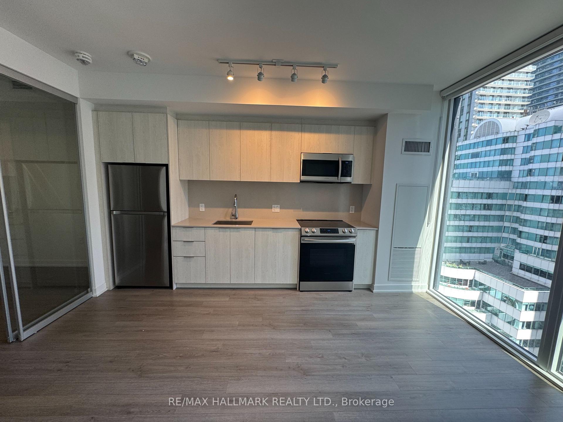 Photo 8 of Unit 1504, 357 King Street W, Toronto, Waterfront Communities — HOMEH