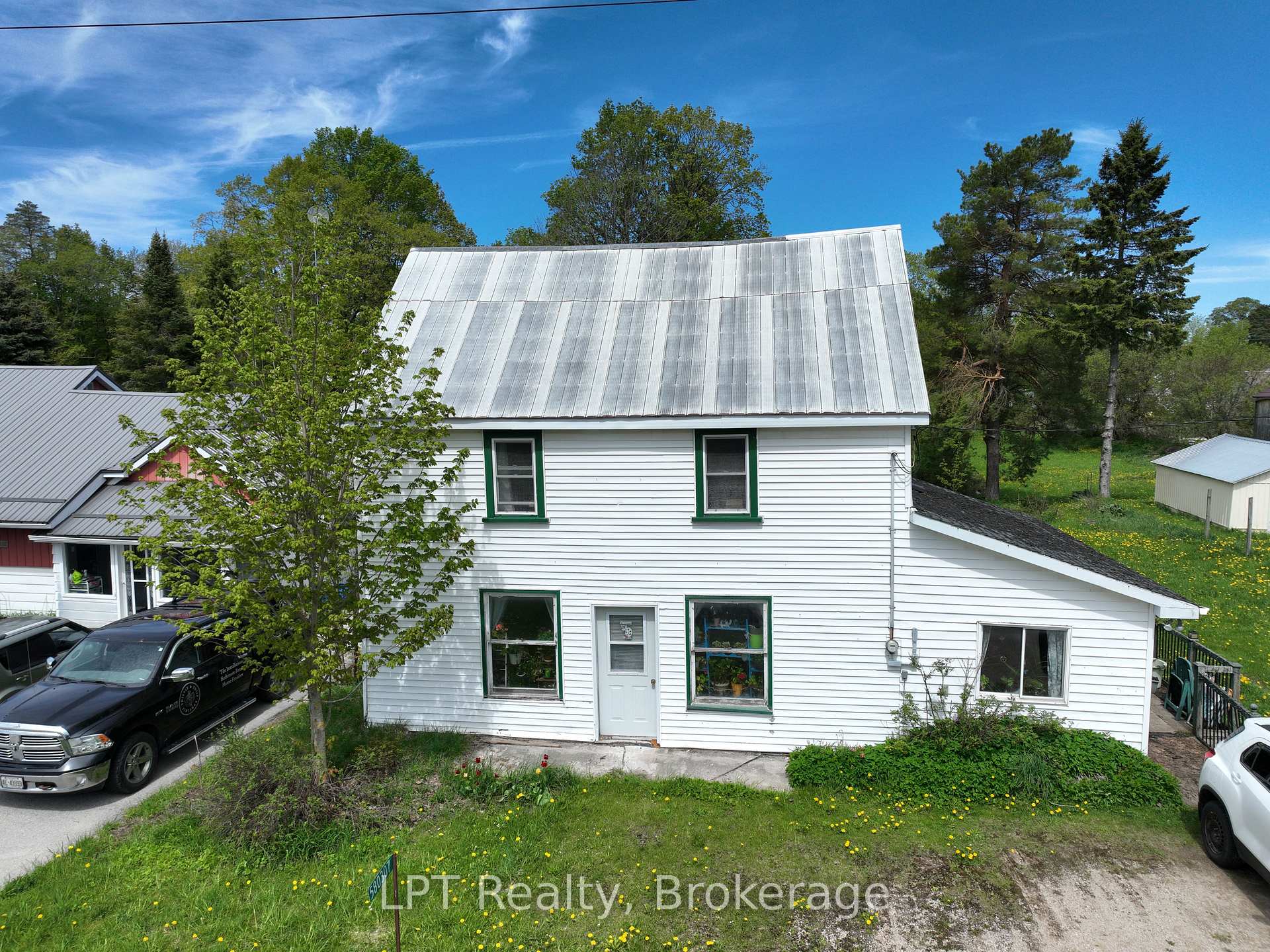 Photo 1 of 580307 Sideroad 60, Chatsworth — HOMEH