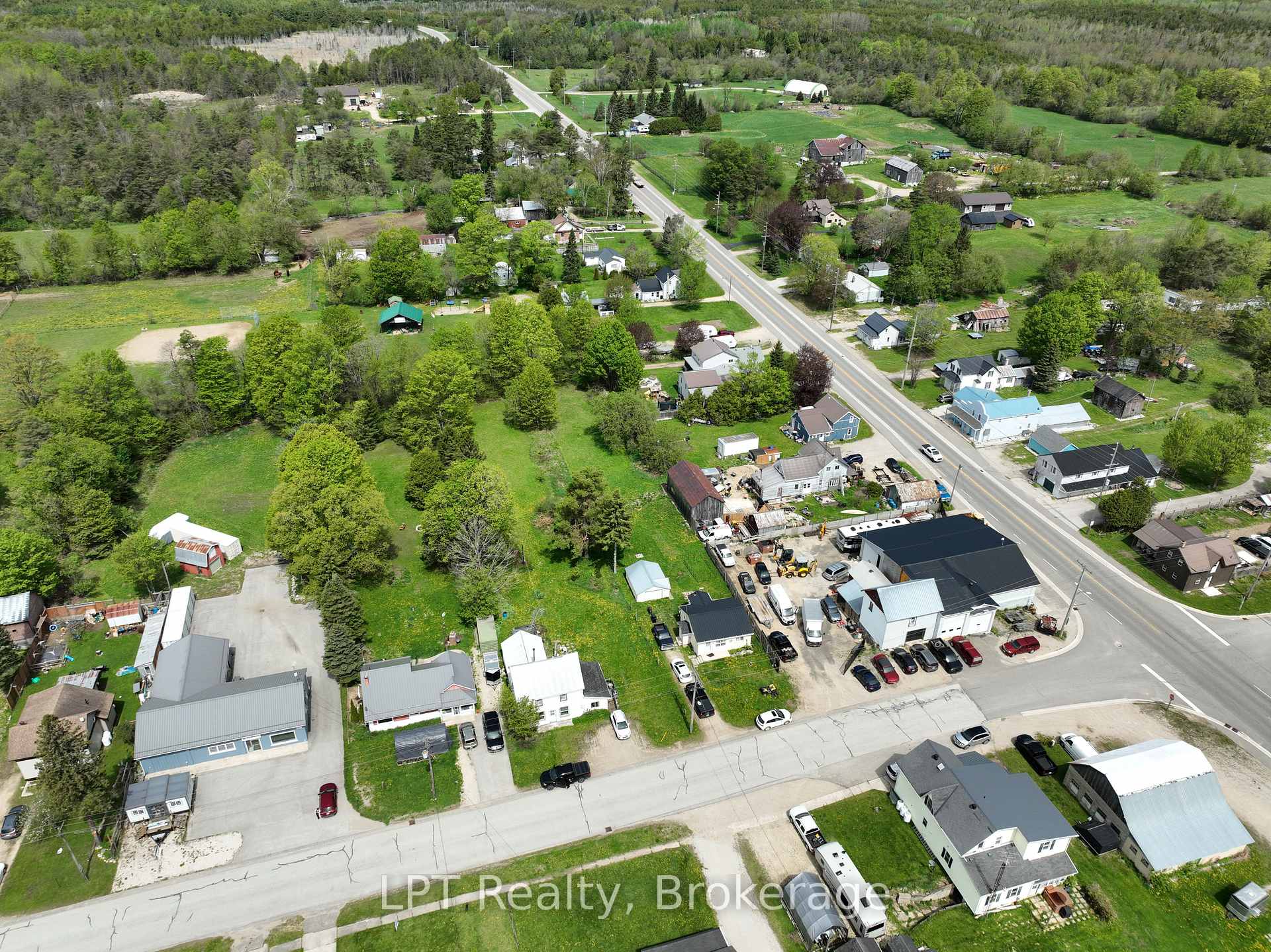 Photo 41 of 580307 Sideroad 60, Chatsworth — HOMEH