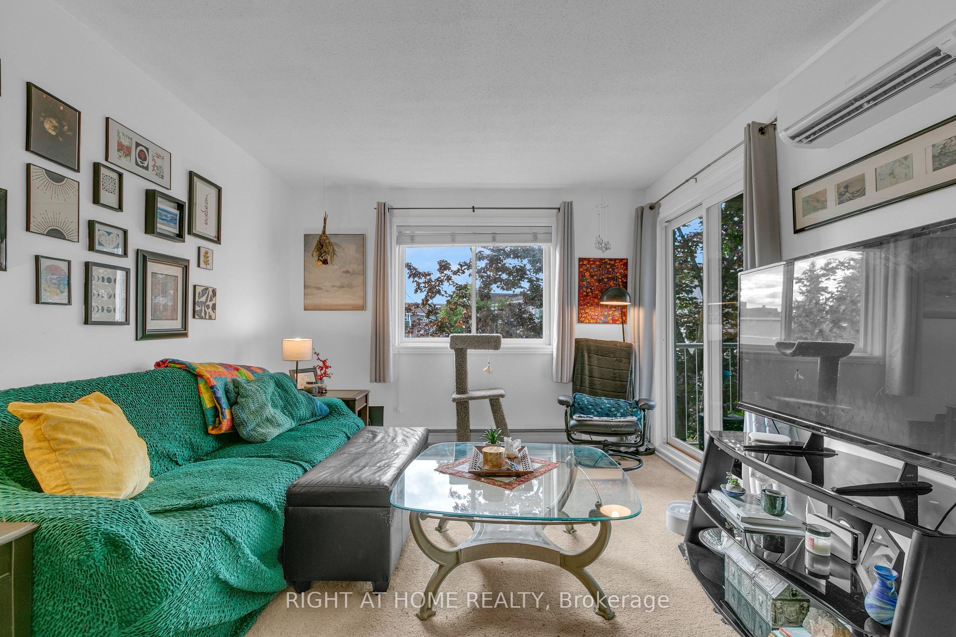 Photo 10 of Unit 301, 280 Brittany Drive, Ottawa, Viscount Alexander Park — HOMEH