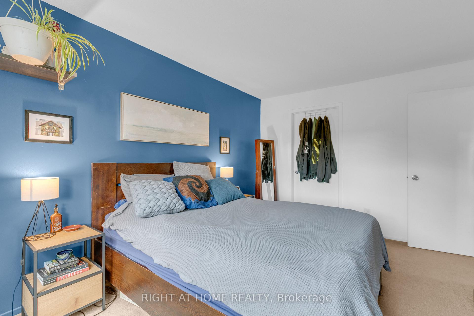 Photo 16 of Unit 301, 280 Brittany Drive, Ottawa, Viscount Alexander Park — HOMEH