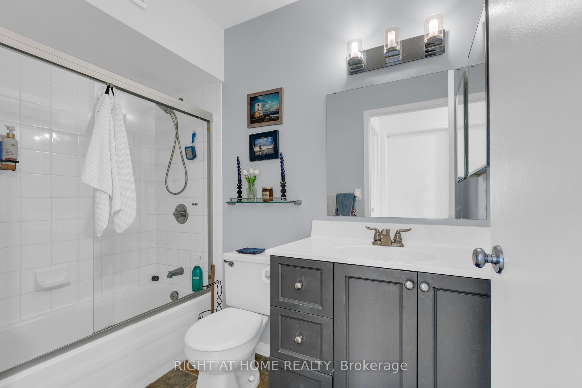 Photo 20 of Unit 301, 280 Brittany Drive, Ottawa, Viscount Alexander Park — HOMEH