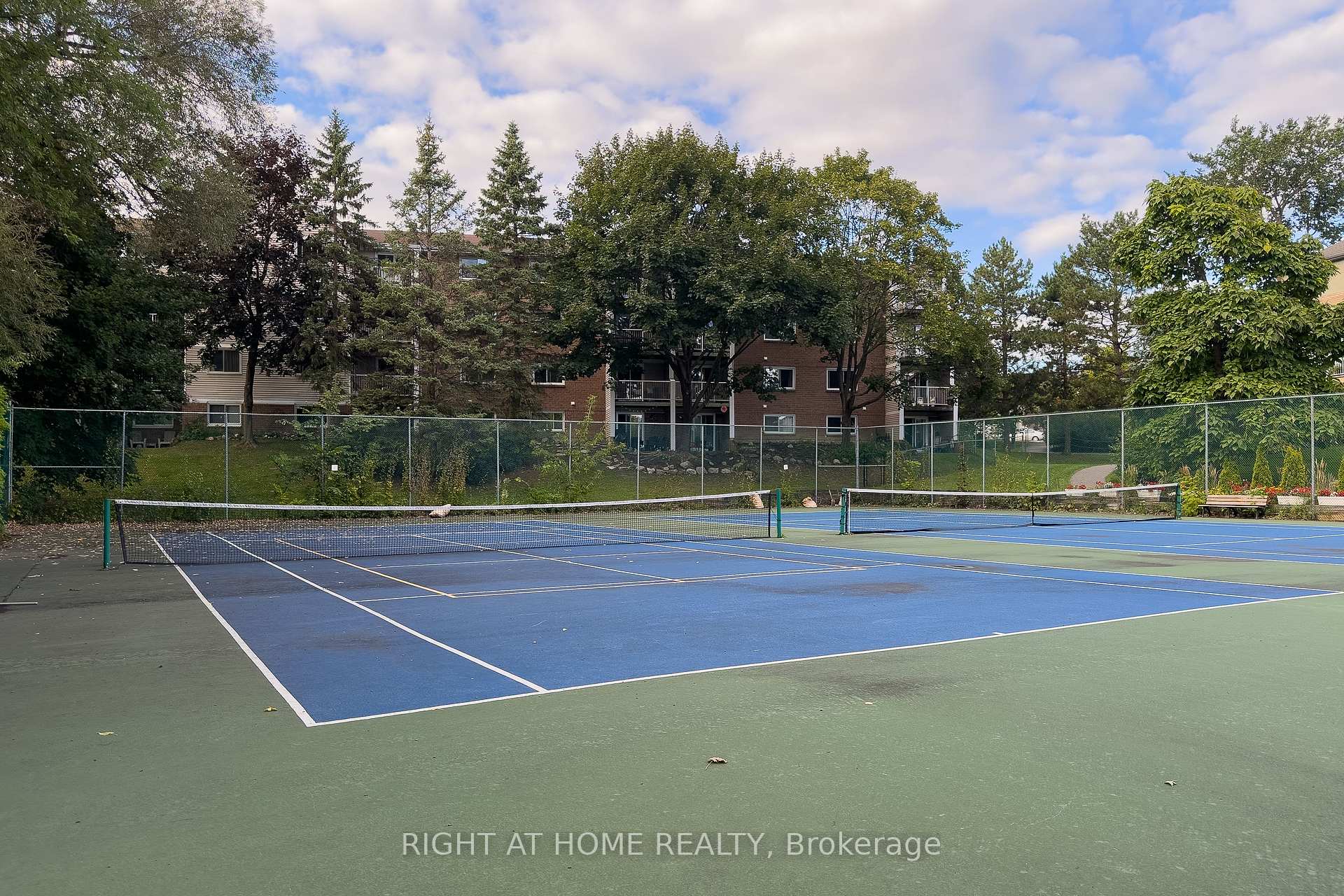 Photo 25 of Unit 301, 280 Brittany Drive, Ottawa, Viscount Alexander Park — HOMEH